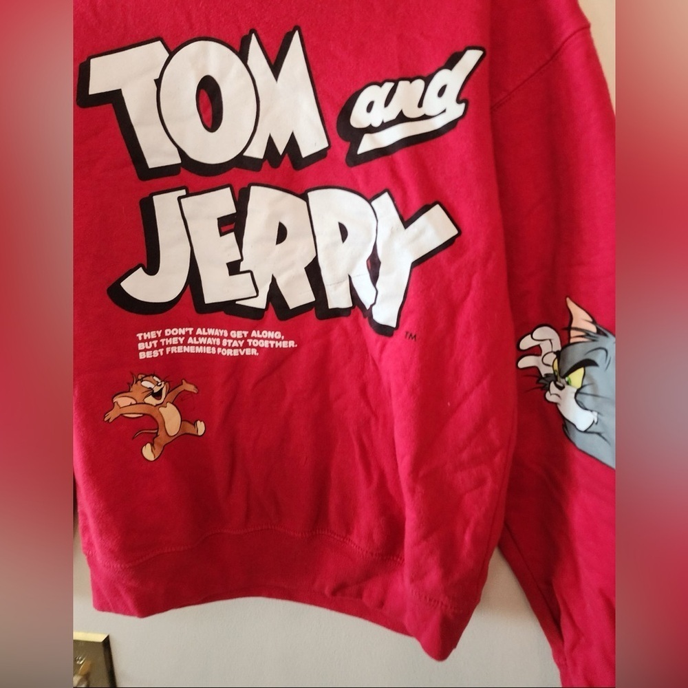 Tom And Jerry Sweatshirt Womens Large Red Long Sleeve Graphic Pullover xs - Picture 2 of 5